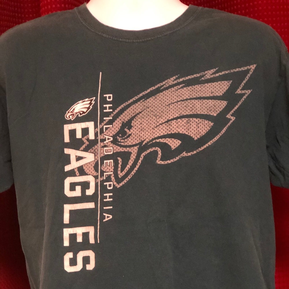 Men’s Philadelphia Eagles Logo T-Shirt, Size: L